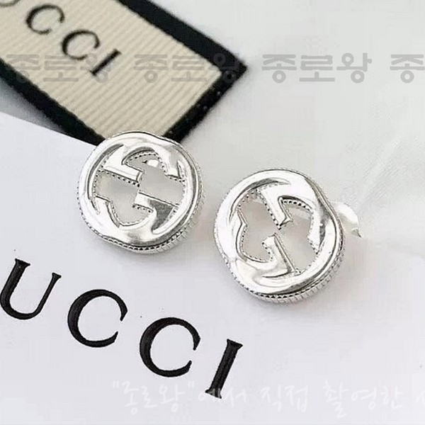 GUCCI 구찌 사이드 스터드 귀걸이