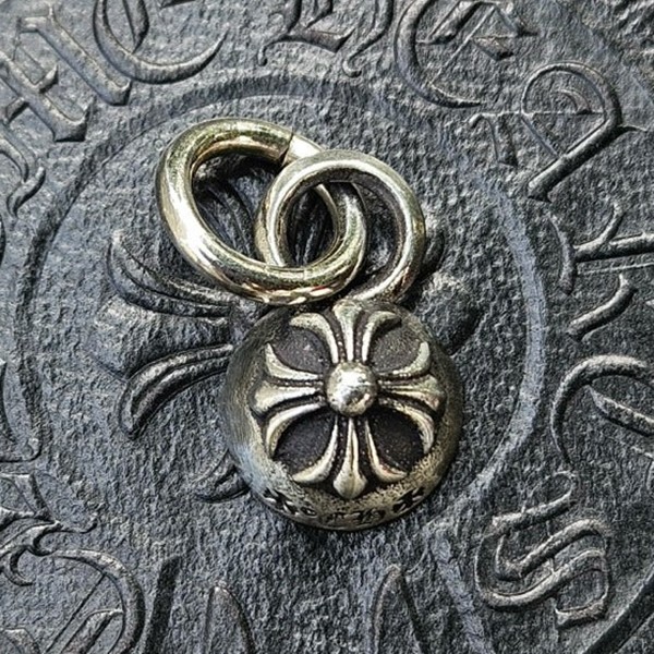 Chrome Hearts 크롬하츠 인버티드 플러스 팬던트